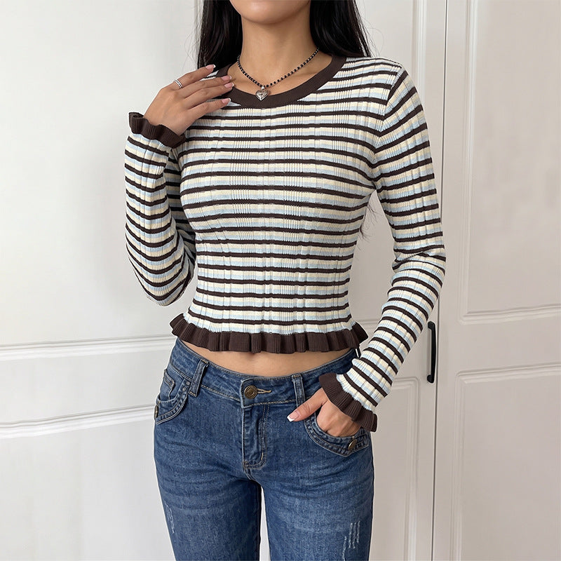Striped round neck short sleeved sweater with black fungus edge