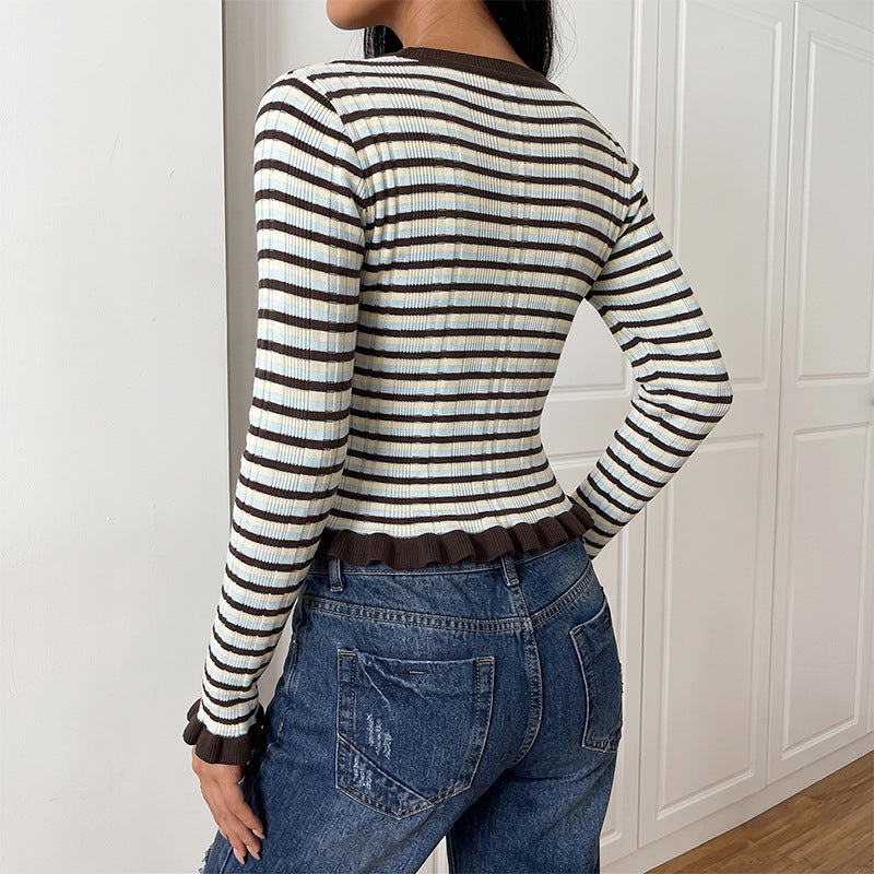 Striped round neck short sleeved sweater with black fungus edge