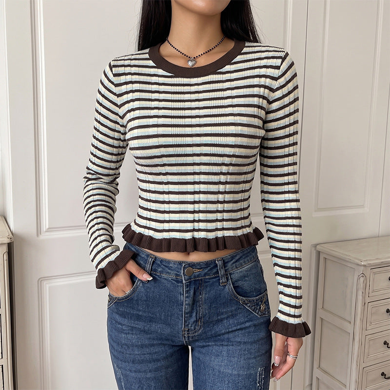 Striped round neck short sleeved sweater with black fungus edge